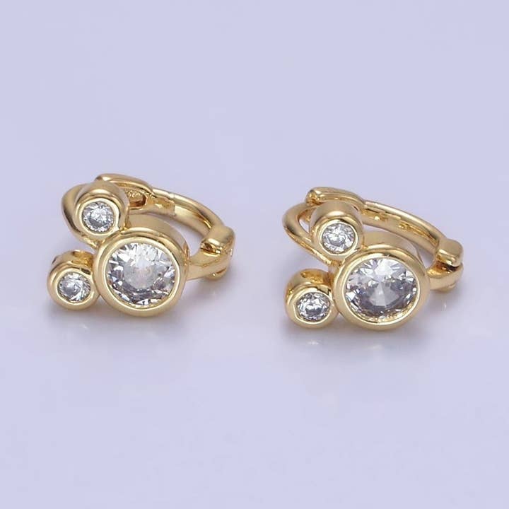 Örhängen i 14K guld fyllda med klara CZ-trippelmusdjur | AB1260 för wholesale av Aim Eternal