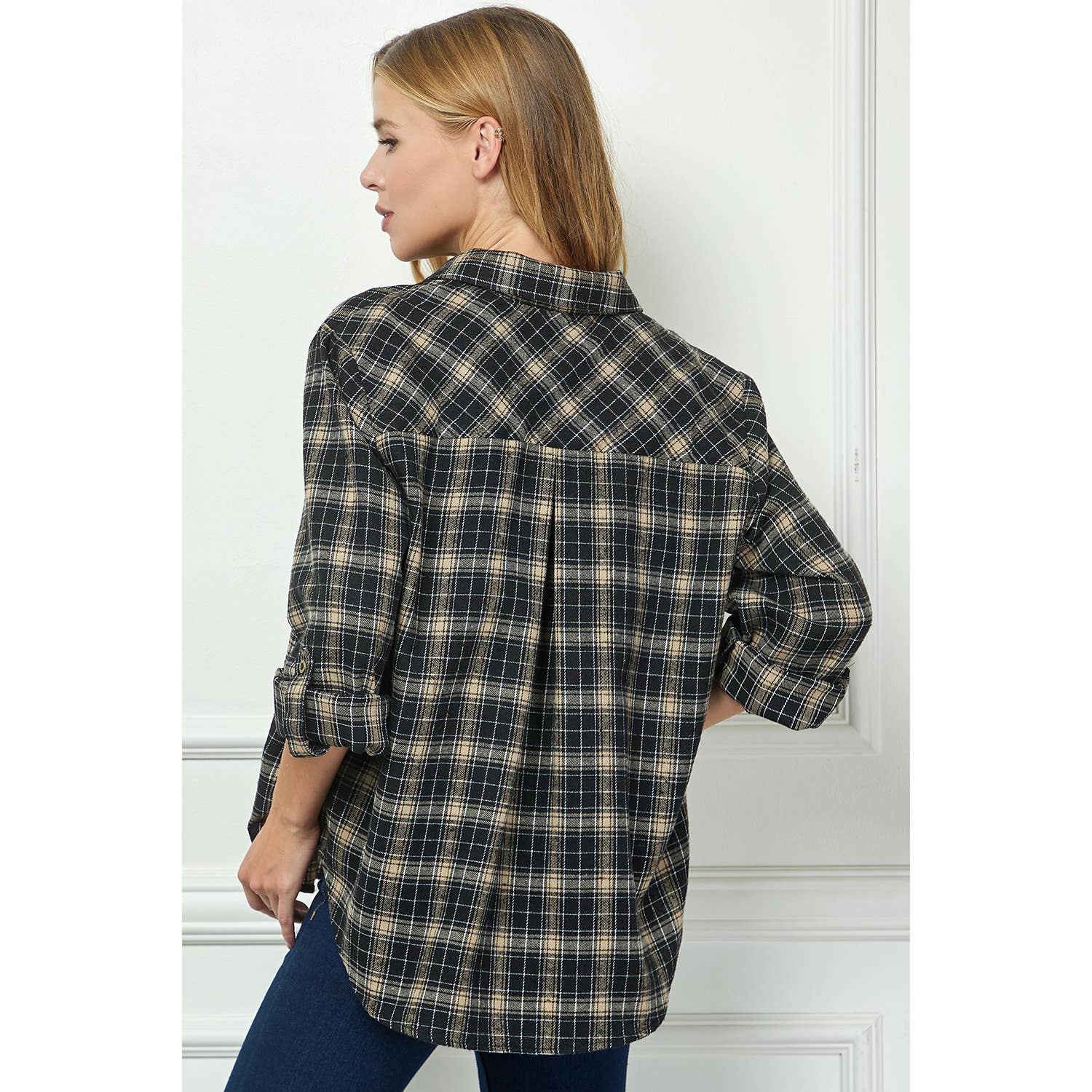 TAUPE/BLK KARIERTE FLANELLHEMDEN MIT ROLLÄRMELN UND KRAGEN für den Großhandel auf Faire3