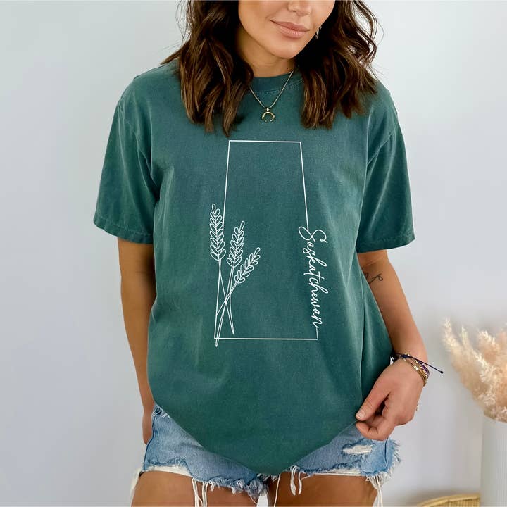 DIYxe - Wholesale Screen Printed T-Shirt - Women's - Saskatchewan Line Art Shirt | Saskatchewan Apparel