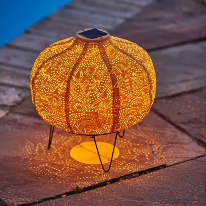 Lumina Of London AU - Wholesale Outdoor/Lawn Light - Outdoor LED Solar Lanterns3