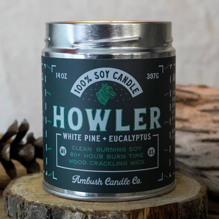 Howler | White Pine + Eucalyptus 14oz sojakaars voor wholesale door Ambush Candle Co.