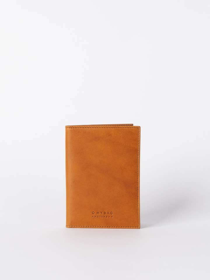Portapasaporte - Cuero Clásico Cognac para venta al por mayor de O My Bag