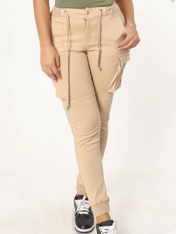 PANTALON DE JOGGING CARGO TAILLE HAUTE AVEC CORDON DE SERRAGE pour la vente par JBLA FASHION