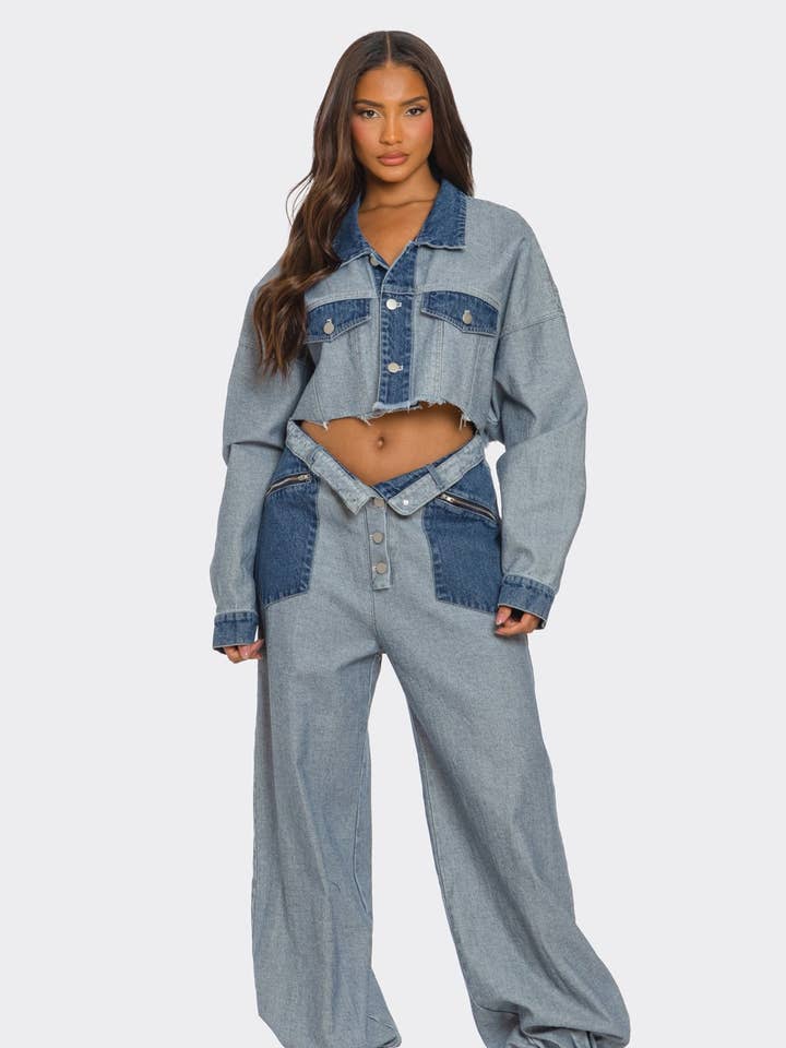 Ensemble court en jean contrasté pour la vente par Athina Collection