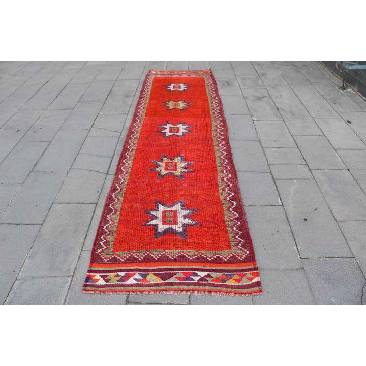Tapis de couloir bohème vintage turc Herki pour cuisine pour la vente par The Loom Wholesale