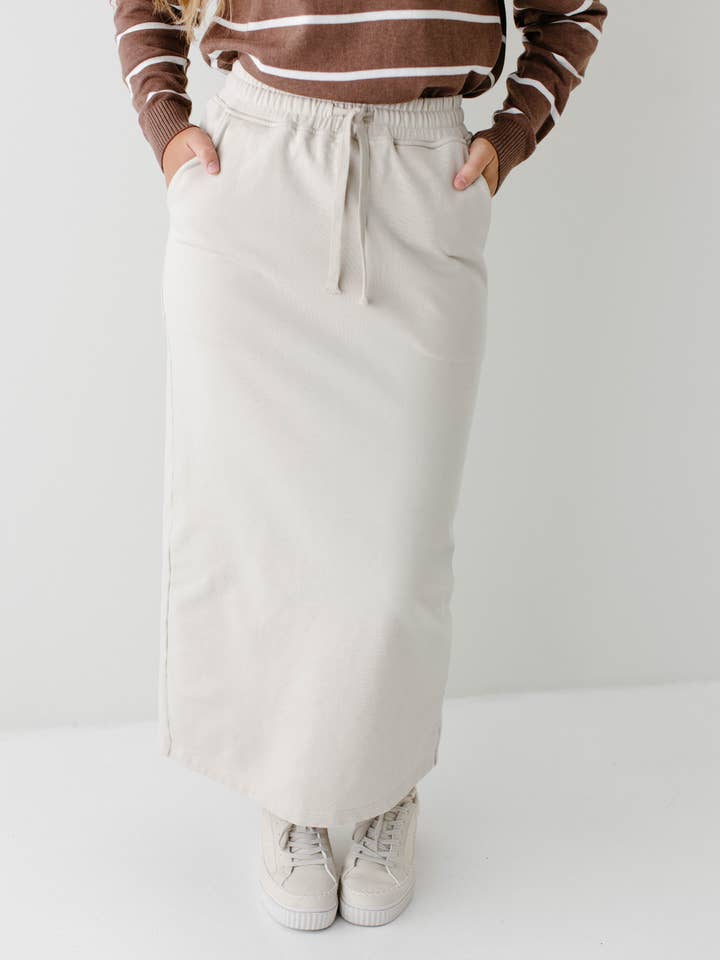 Bege claro Saia Sweatshirt 'Megan' Maxi para venda a revendedores na Faire11