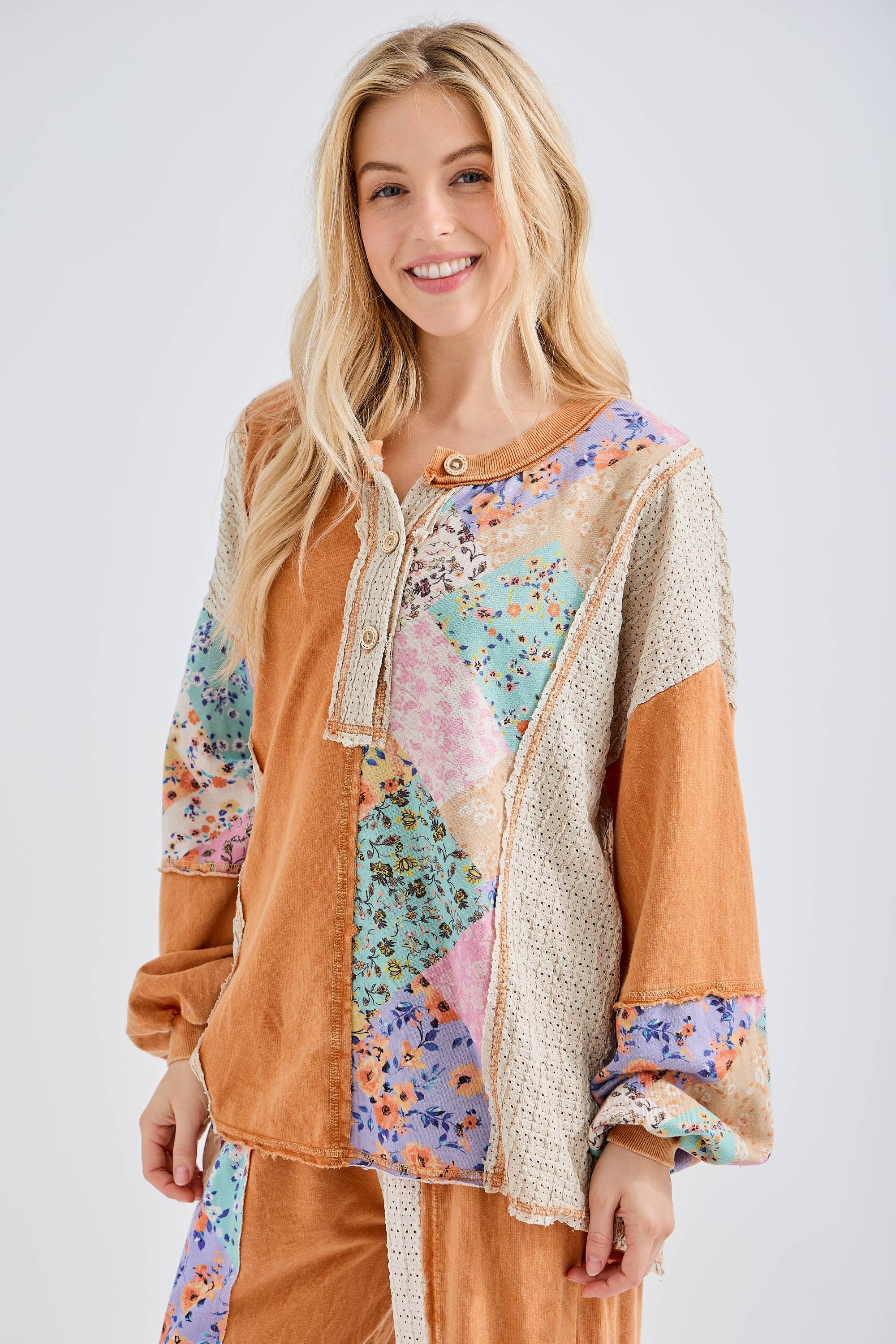J.Her – Engroshandel Strikket top - Dame – Mineralvasket blomsterbølge-strikket jacquard boho-top HT6039P111