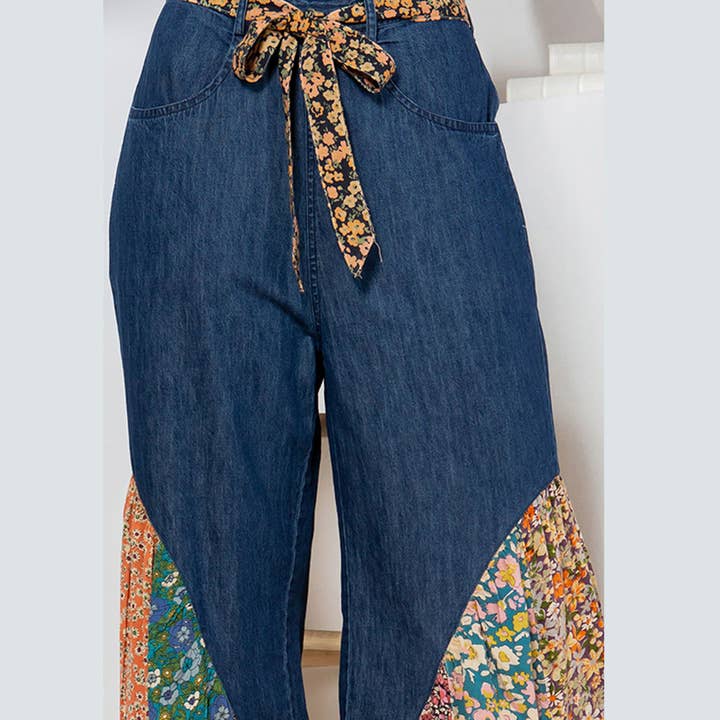 Young Threads - Vendita all'ingrosso Pantalone - Donna - Pantaloni a zampa di elefante in denim tinto a pezzi con patchwork stampato, stile boho8