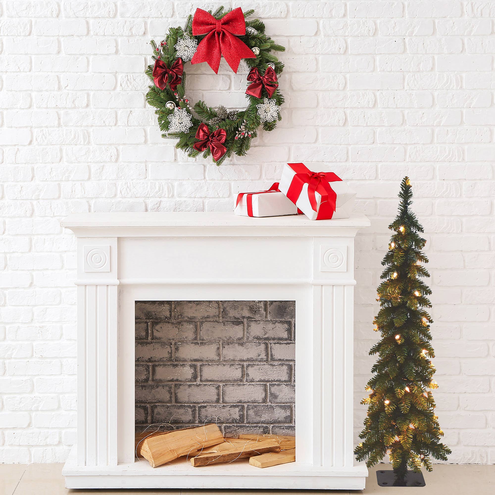 Santa’s Workshop Inc. - Wholesale Artificial Christmas Tree - 4' Pencil Slim, 70 UL Lights1