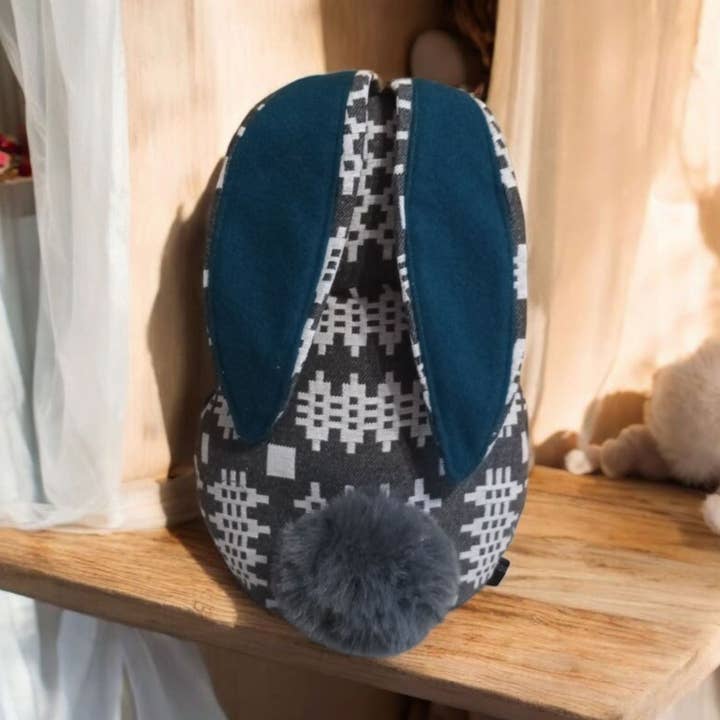 Cojines novedosos con forma de conejo gris para venta al por mayor de Moose & Co