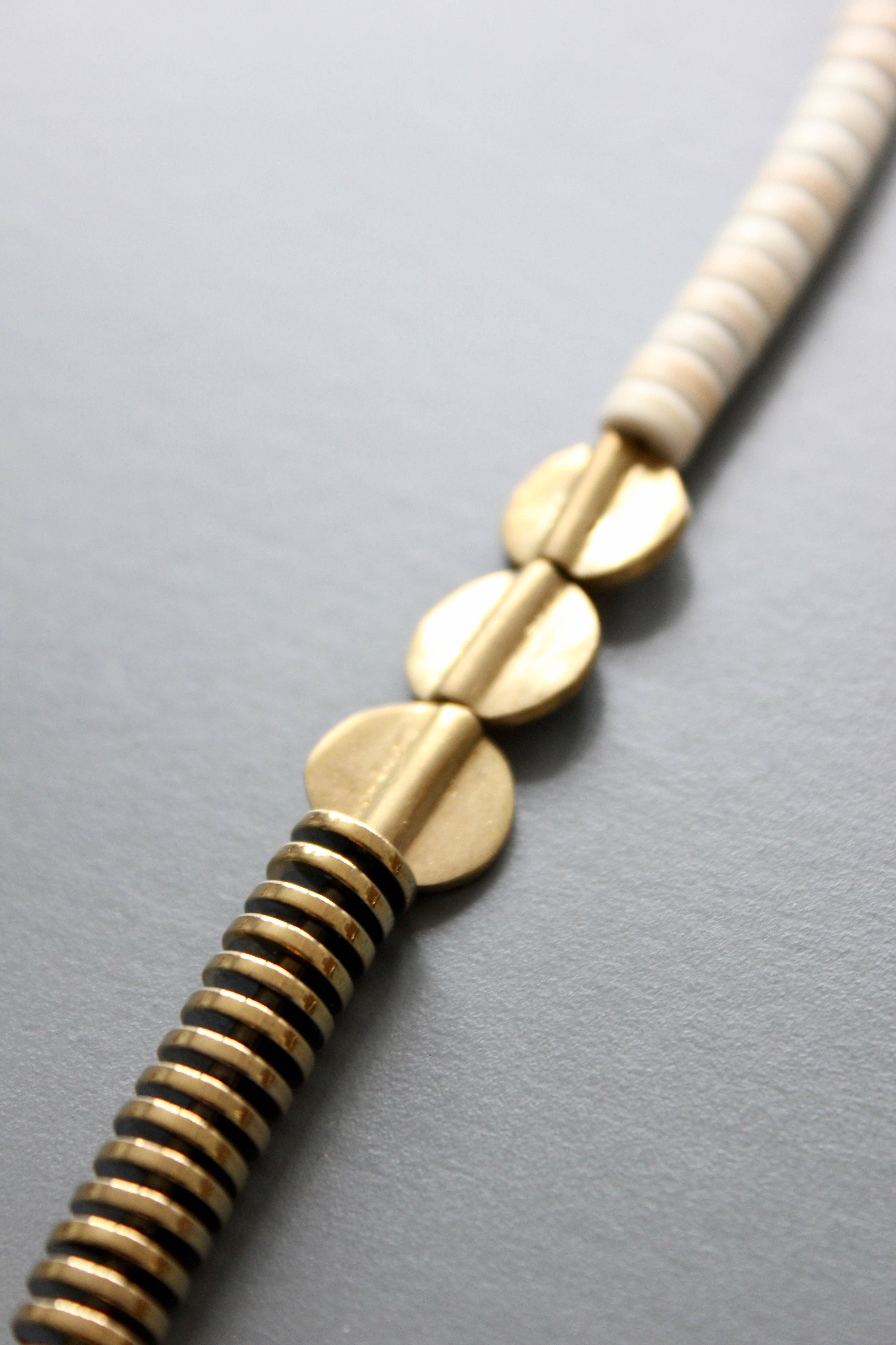 David Aubrey Jewelry - Vente Collier de perles - Collier disque blanc et hématite dorée ISL1262