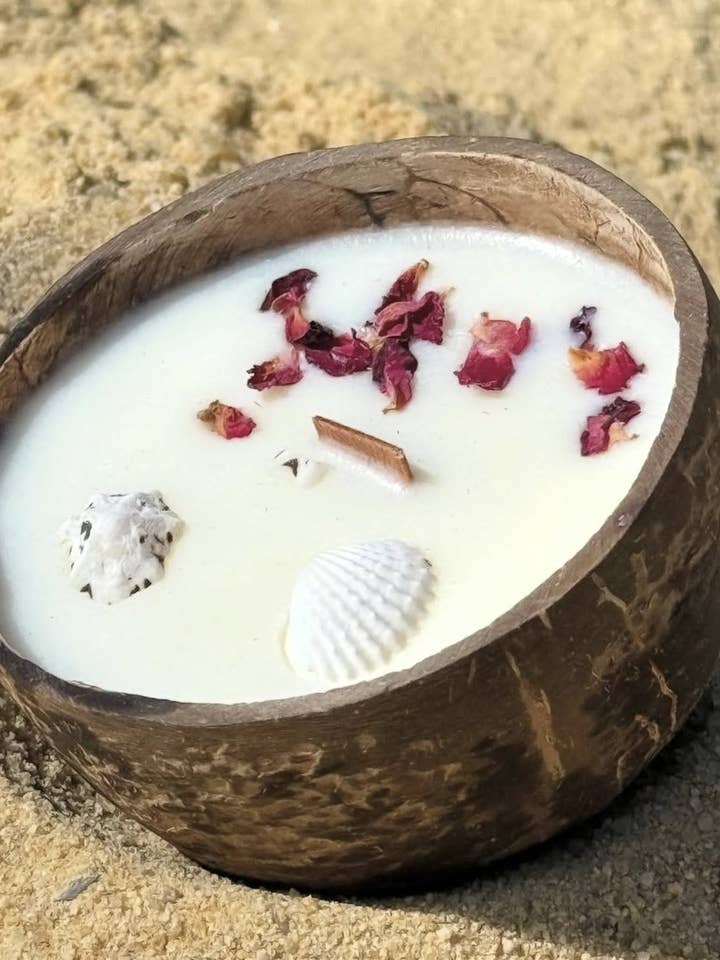 The candle that becomes a plant Tiare Flower "coconut" model for wholesale by LUMINANTE