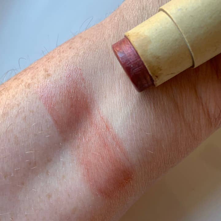 Catherine B - Wholesale Lip Balm - Tinted Lip Balm - Soft Kiss4