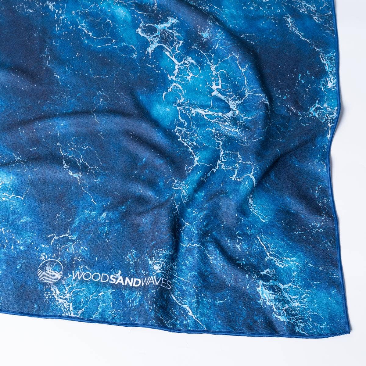 WOODSANDWAVES - Wholesale Beach Towel - Wild Ocean - Sand-Repellent Beach Towel with Secret Pocket (180cm x 80cm)5