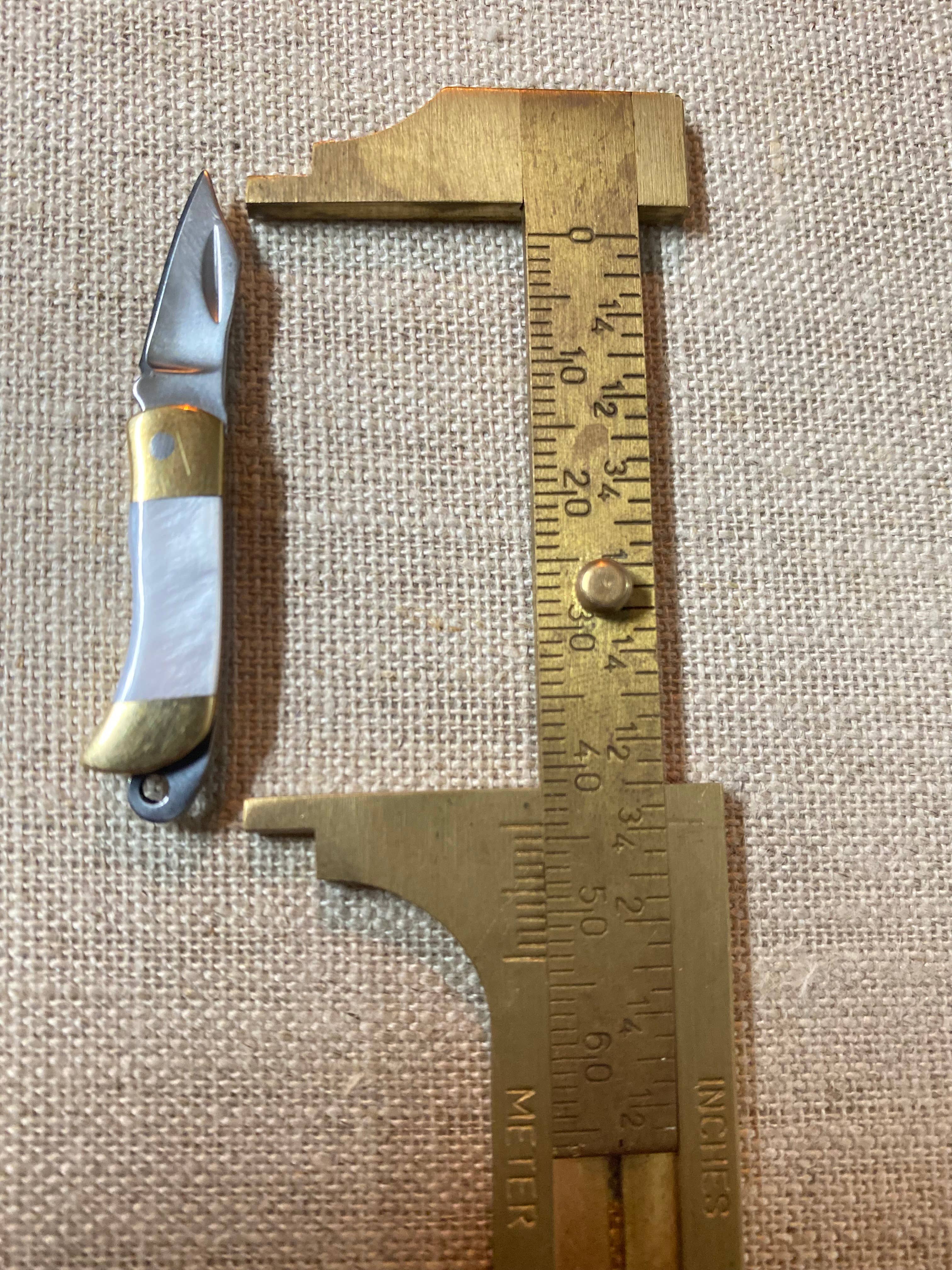 The Merchant Studio – Großhandel Taschenmesser/Halter – MINI Muschelmesser aus Messing8