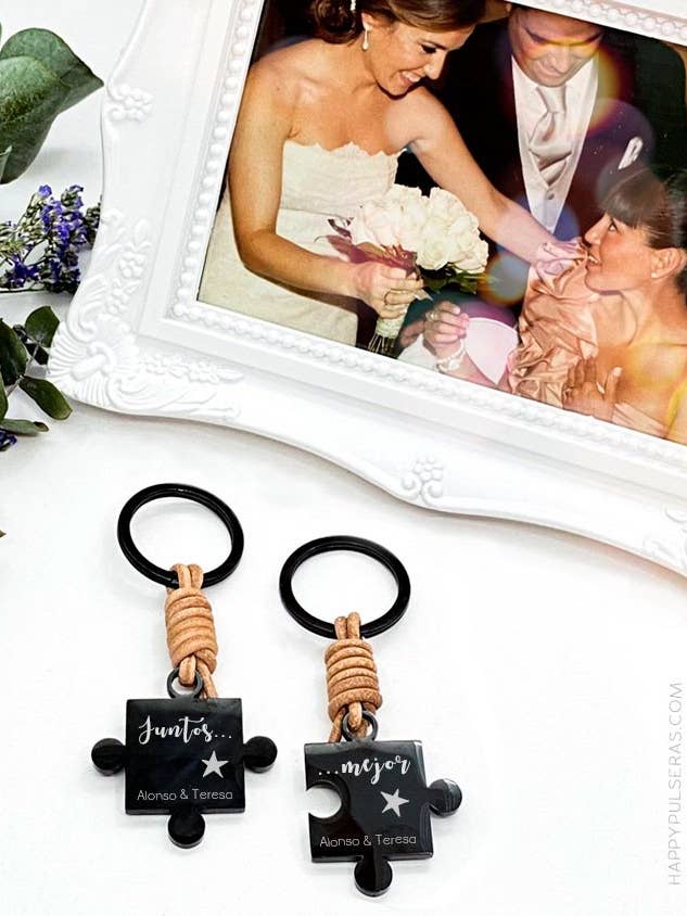 Llavero puzzle titanio negro y cuero DOS PIEZAS . para venta al por mayor de Happypulseras