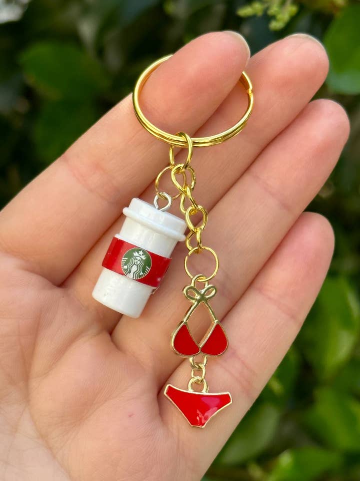 Portachiavi Tazza di Caffè Starb. con Ciondolo Bikini Rosso – Regalo Divertente per la vendita all'ingrosso da parte di Arcfo Jewelry