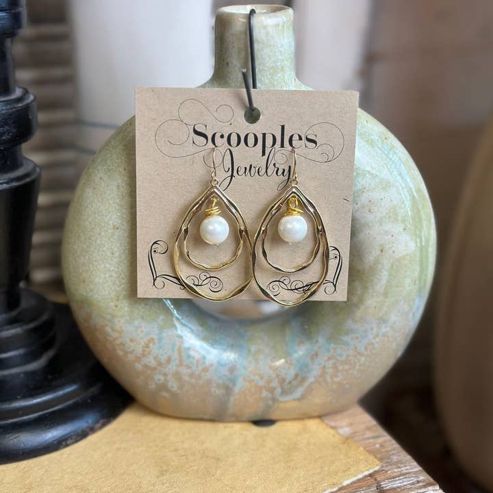 Scooples Jewelry - Venta al por mayor Pendientes colgantes - Lágrima de Oro Perla