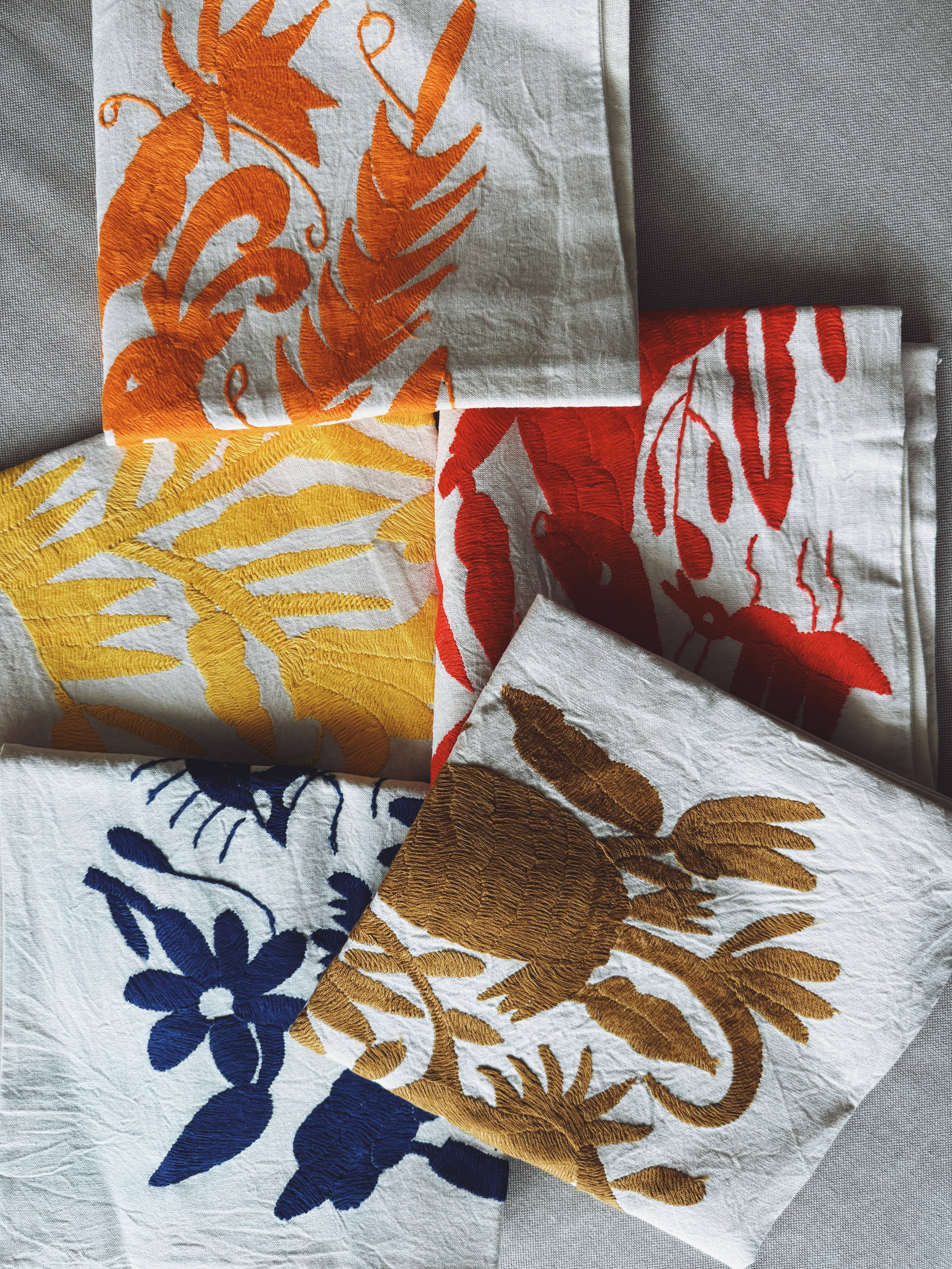 Pura Vida – Engroshandel Pyntepudebetræk – Broderet mexicansk pudebetræk Minimalistisk Dyr i farve19