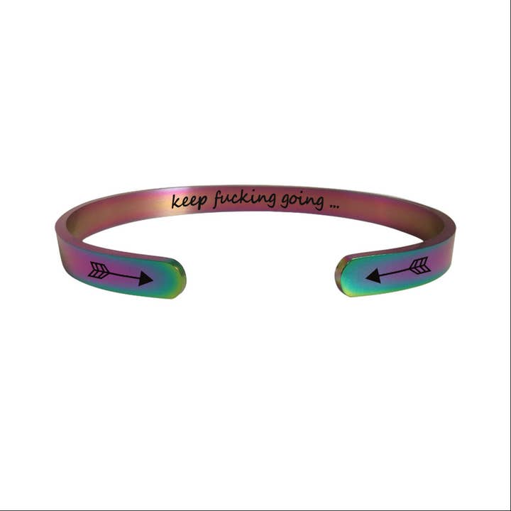 Engraved4Ever – Großhandel Manschettenarmband – Inspirierender Armreif mit Aufschrift „Keep Fucking Going“ mit Mantra-Zitat, Stahl
