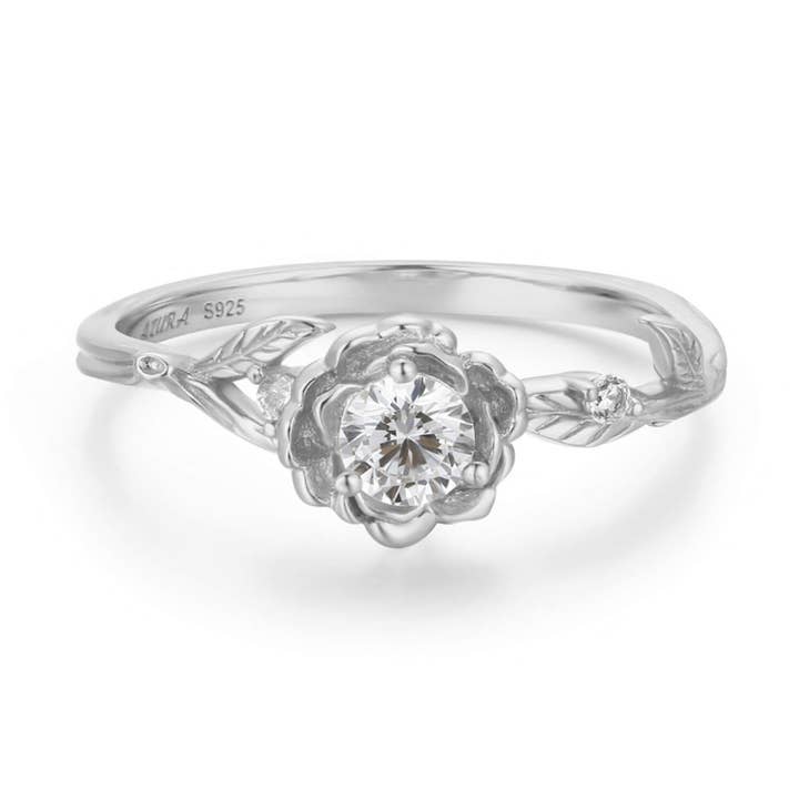 Bague Forever Rose pour la vente par Azura Jewelry