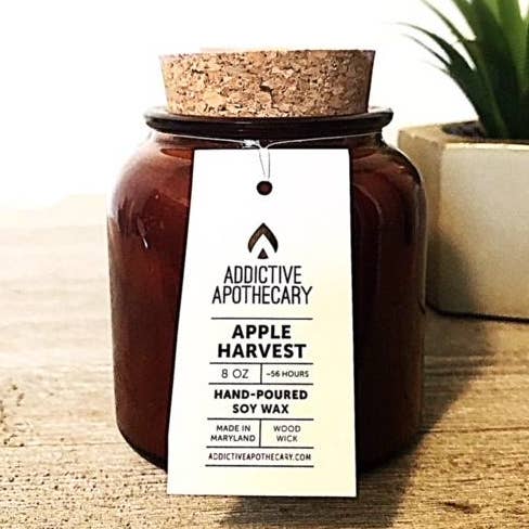 Bougie en verre ambre de la récolte des pommes pour la vente par Addictive Apothecary
