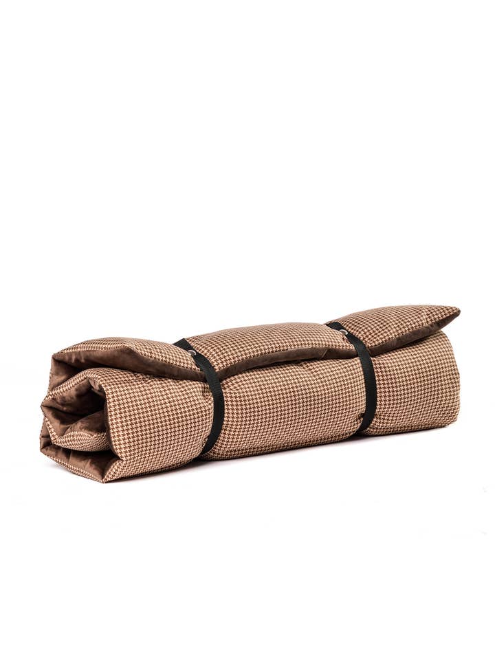 Il Pacchetto Tullis Travel Mat per la vendita all'ingrosso da parte di Roxbury PET