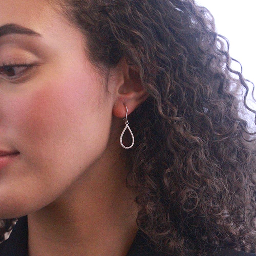 CARALI / MYC Paris – Großhandel Ohrhänger – Laelia Creolen-Ohrringe - Silber und Kristall1