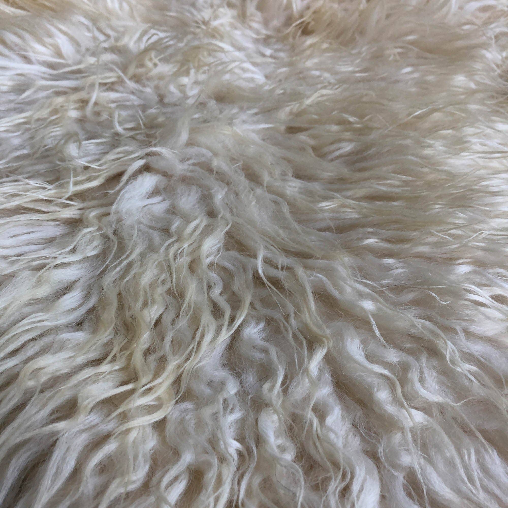 Wildash London - Wholesale Area Rug - Icelandic Curly White Sheepskin Rug 100%3