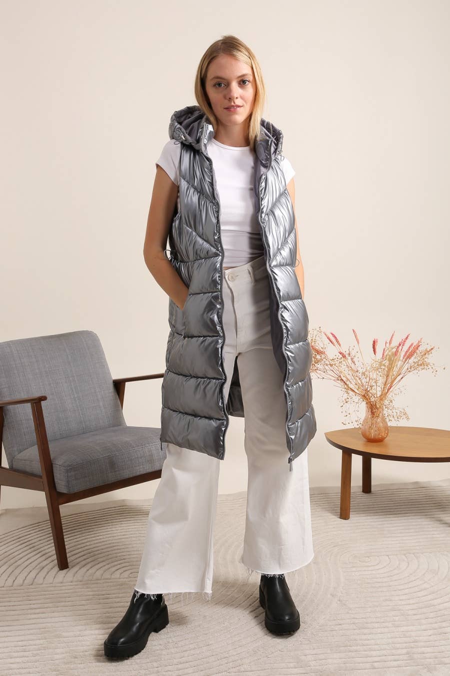 Attrait Paris - Wholesale Puffer Jacket - Women's - Metallic quilted long sleeveless oversized puffer jacket2