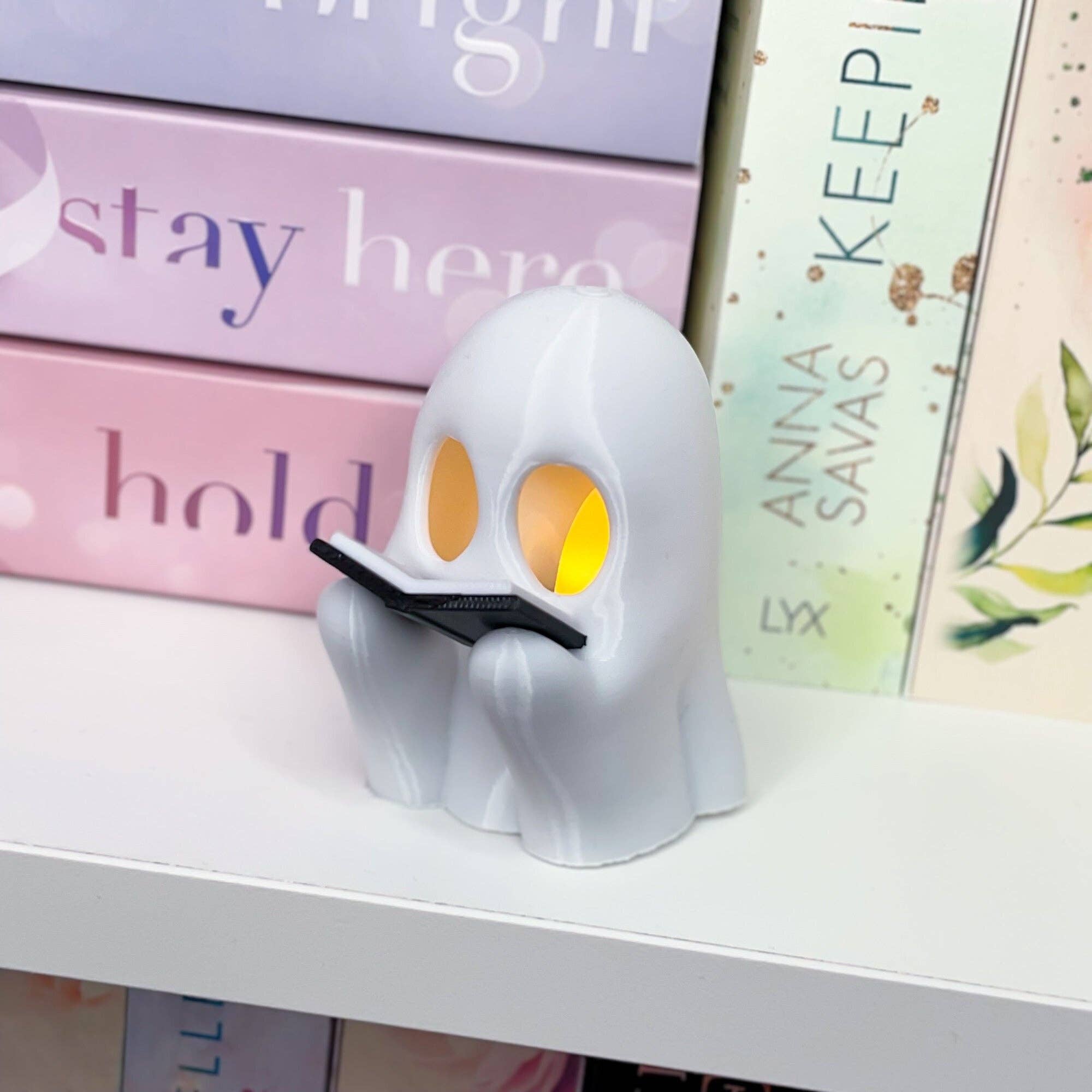 Der Krämer Factory - Wholesale Decorative Figurine - LED Ghost with Book | Reading Ghost | Suitable for LED Tealight3