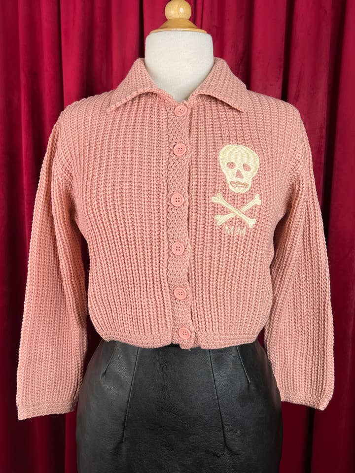 Mischief Made - Venta al por mayor Jersey de punto - Mujer - Jersey de cuello corto de punto con forma de calavera MM en color melocotón