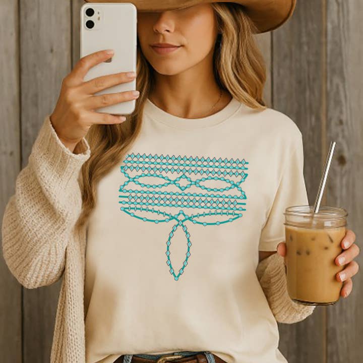 Grafisk T-shirt med vestlige perlebesatte støvlesyninger for engroshandel hos LaLaSista