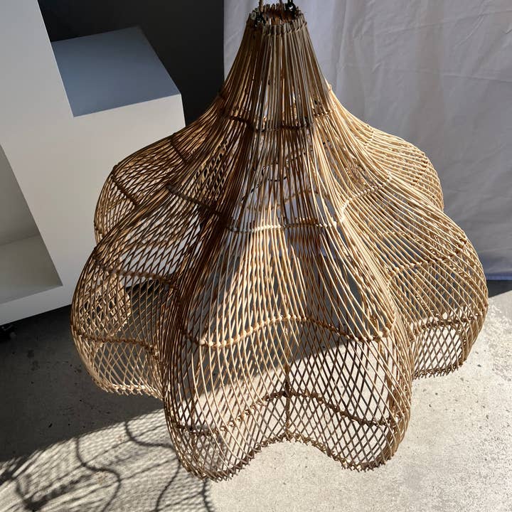 Office Objets - Wholesale Chandelier/Hanging Light - Pendant light, flower-shaped rattan fixture, tulip, corolla H:80cm D80cm48