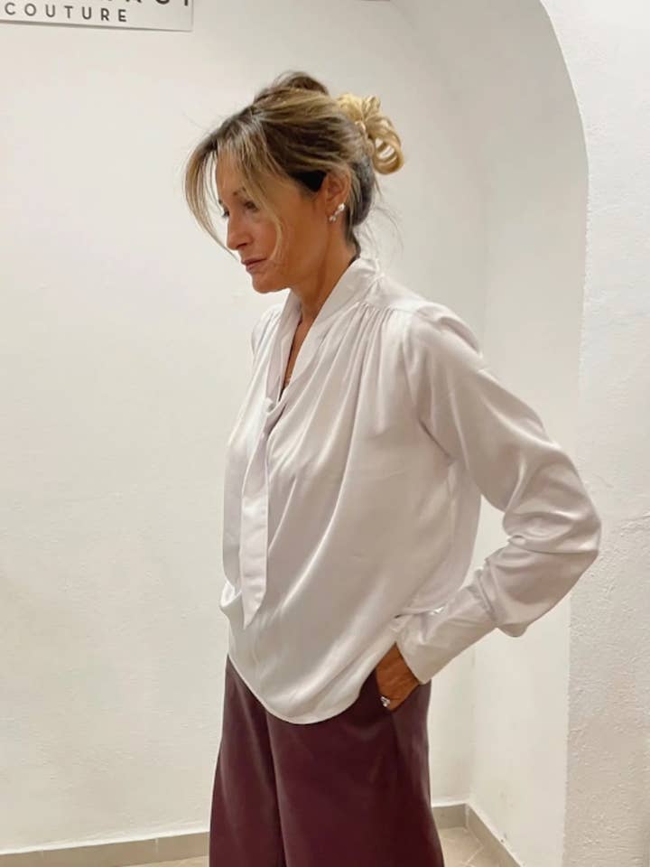 Camisa Brescia de peau de soie con mezcla de seda y poliéster para venta al por mayor de FRANCESCAGERACI MADE IN ITALY