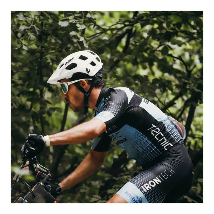 Eassun - Wholesale Bike/Scooter - Kids - Bonaigua EASSUN MTB Helmet with Visor. Very Light3