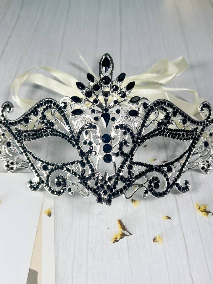 Masque de mascarade en cristal noir de luxe, masque argenté en strass pour la vente par Happy Dream Gifts