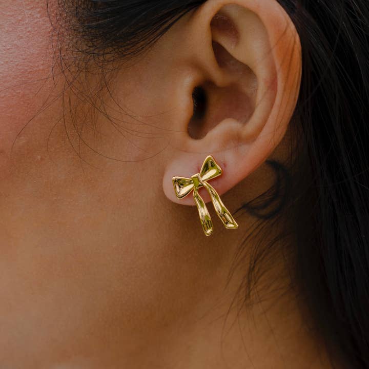 Yasmine Bow Studs - Ouro por atacado de Namaste Jewelry