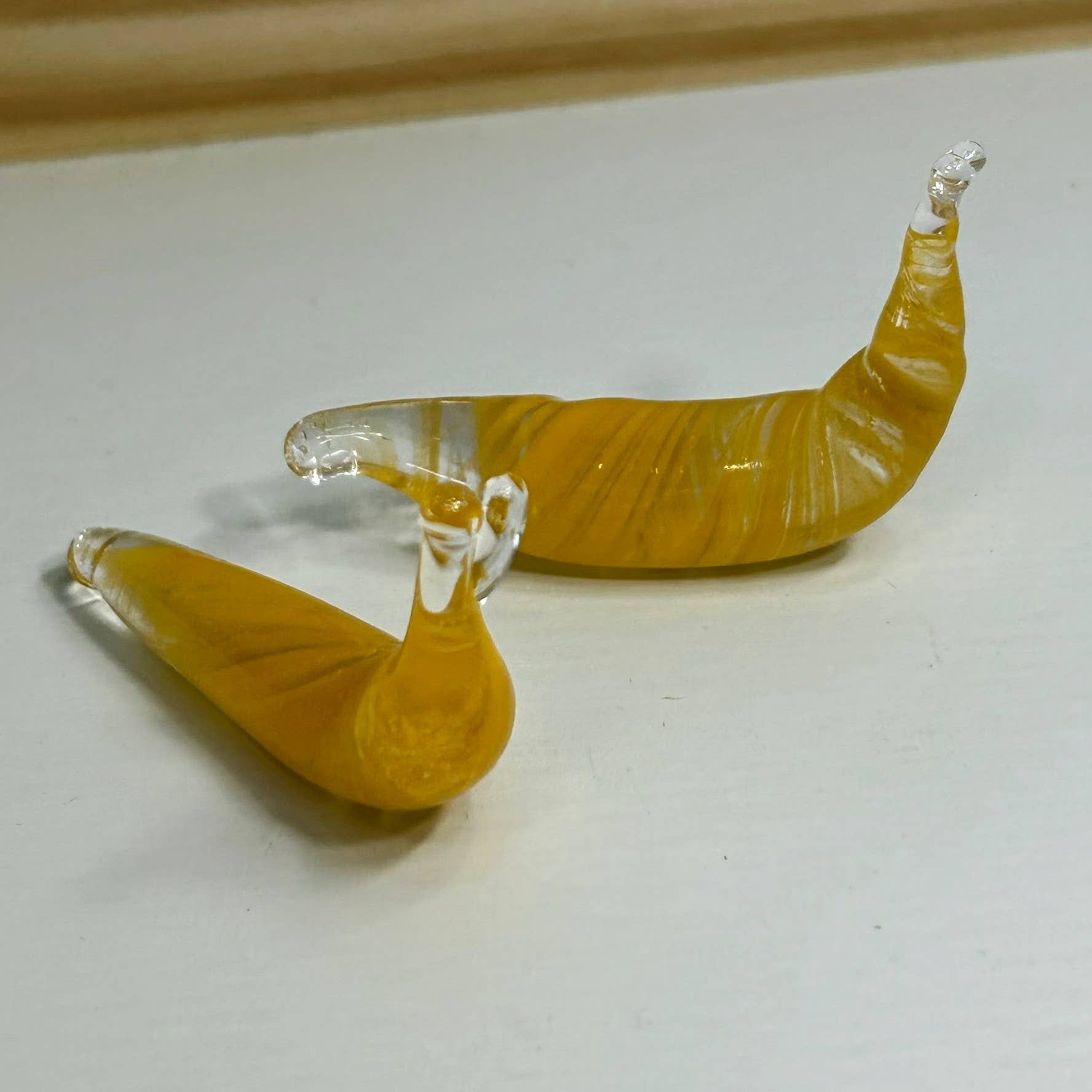 Terrapin Glass Gardens – Engroshandel Pyntefigur – Baby Banana Slug håndskulptureret af massivt glas1
