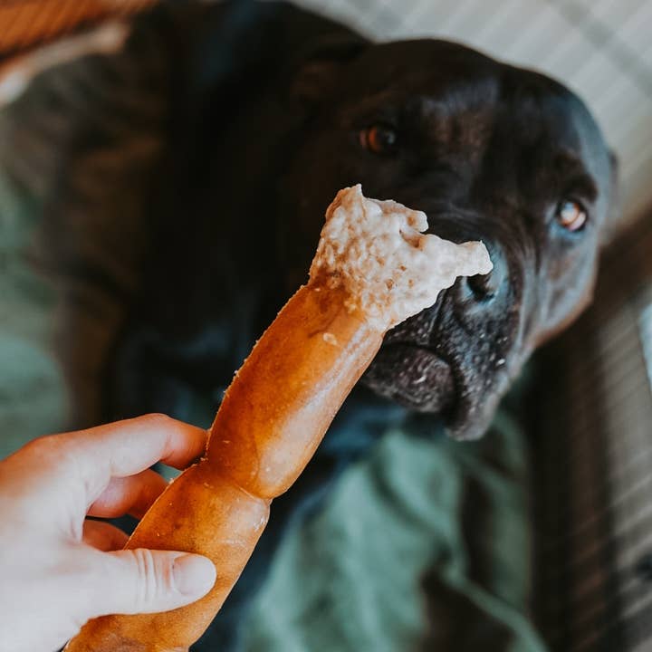 Litto Howler - Wholesale Pet Treats - Dog - Grass-Fed Beef Rawhide Roll | 8 Inches5