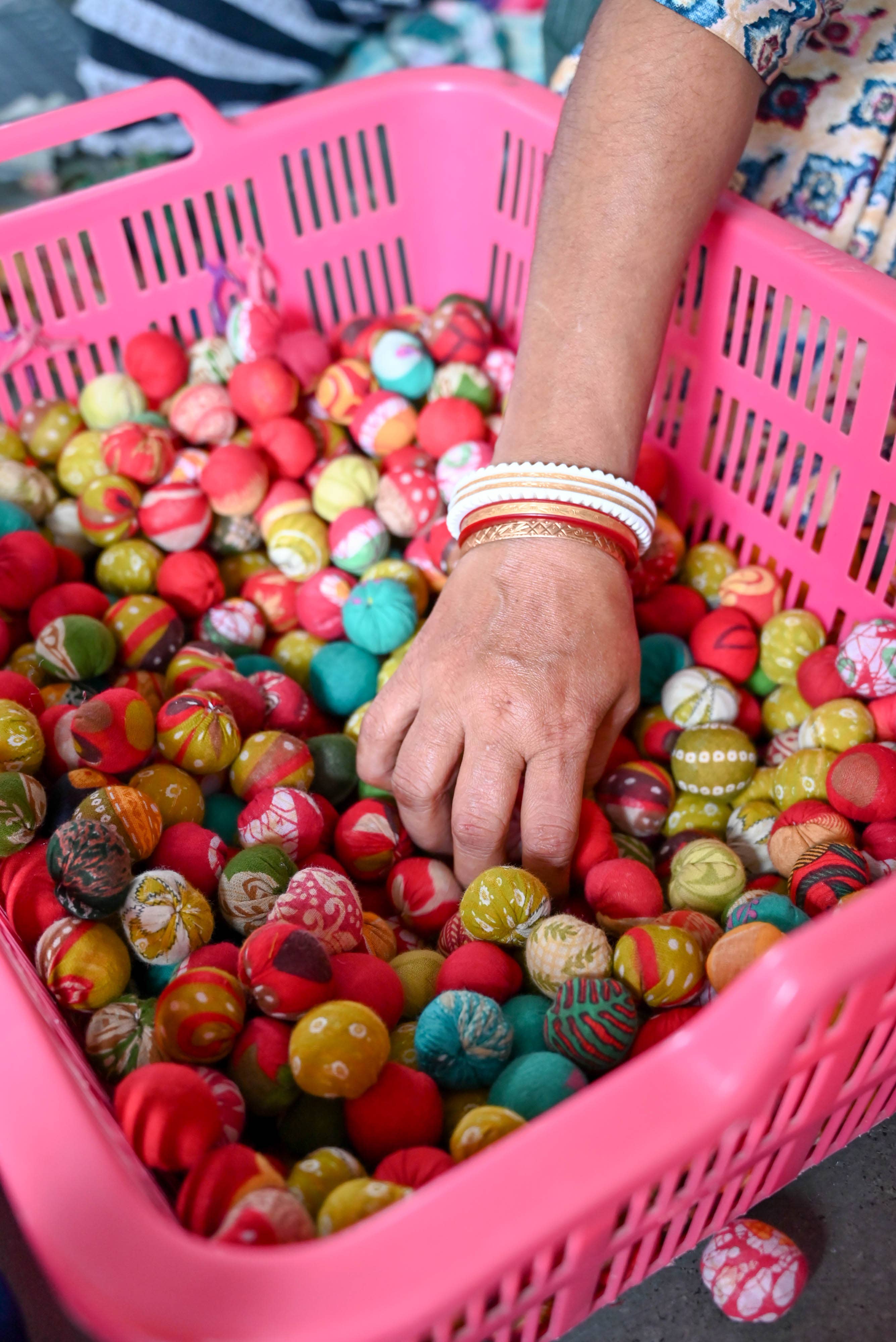 Asha Project - Wholesale Bunting/Garland - Saree Bead Garland | Christmas7