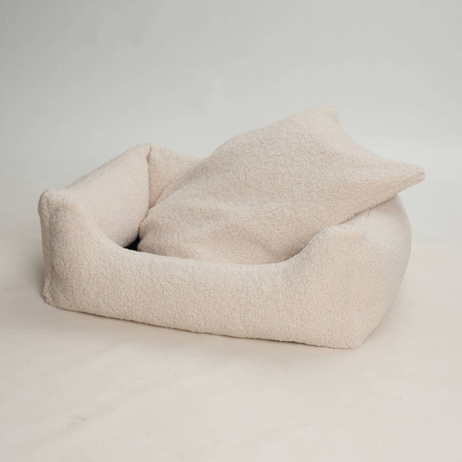 DOGS in the CITY® - Wholesale Pet Bed - Dog - Dog bed box bed Paddy cream3