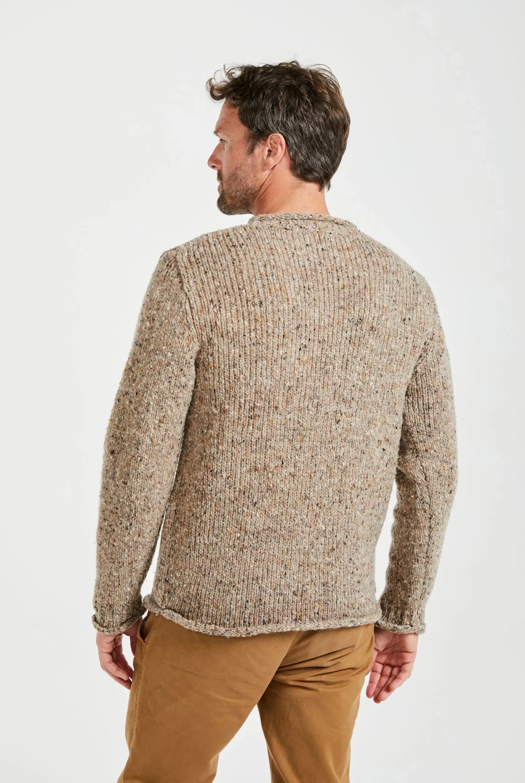 Aran Woollen Mills - Venta al por mayor Jersey de punto - Hombre - Suéter para hombre Raheen Tweed con cuello redondo - color avena4