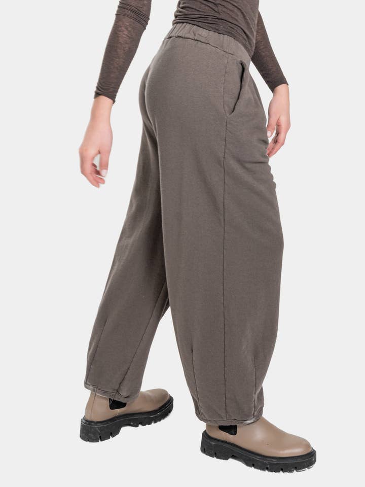 Baci & Amici Fashion - US Continental - Wholesale Pants - Women's - Elastic Waist Balloon Trousers2