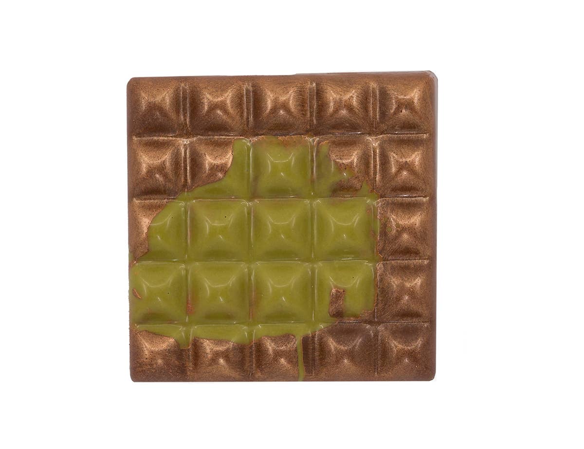 Love in a Box Chocolatier - Wholesale Chocolate Bar - Chocolate Bar Pistachio & Knafeh - Milk Chocolate (Dubai)1