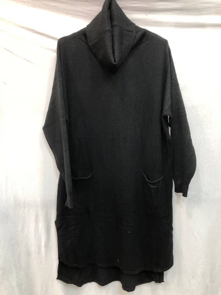 Mimi & Gogo – wholesale Klänning - Dam – Stickad klänning med polokrage och framfickor