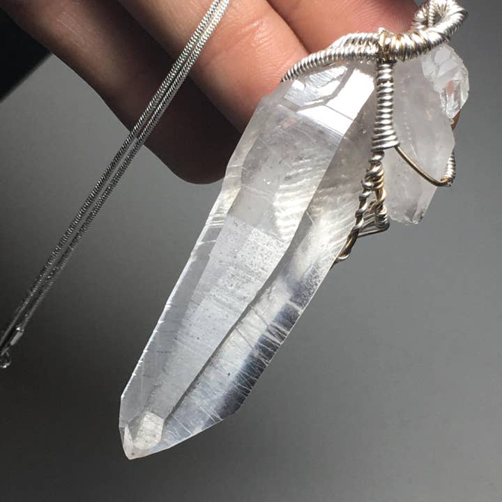 Colgante de cristal de cuarzo en alambre de plata de ley y oro relleno para venta al por mayor de Wildheart Crystals
