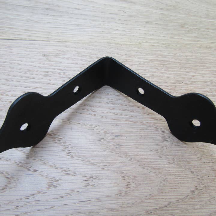 Pack Of 2 Spear Head Corner Brace Black for wholesale by IronmongeryWorld