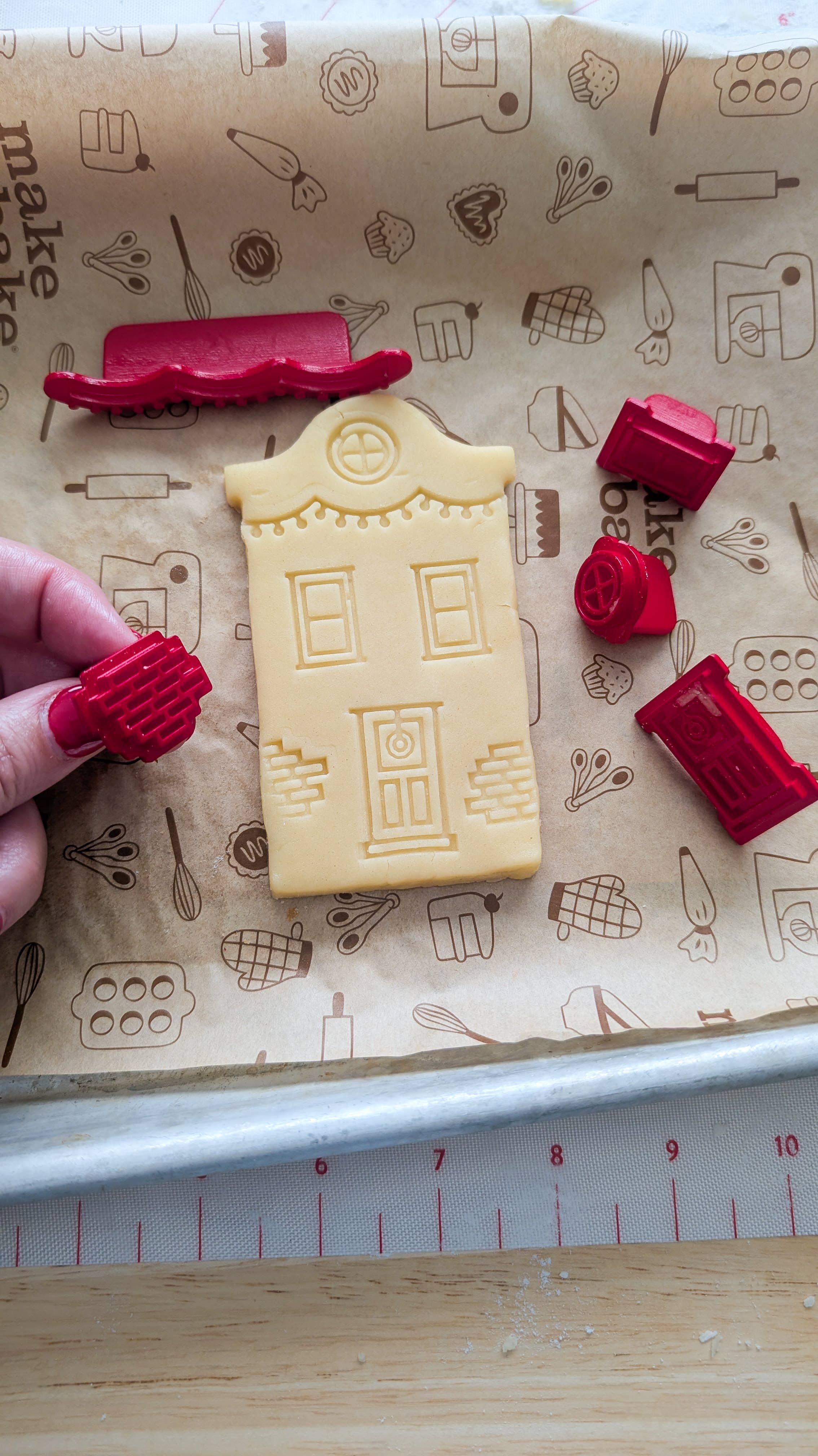 Make Bake - Wholesale Cookie Cutter - Stamp & Bake Cookie Craft Kit (Holiday Village)3