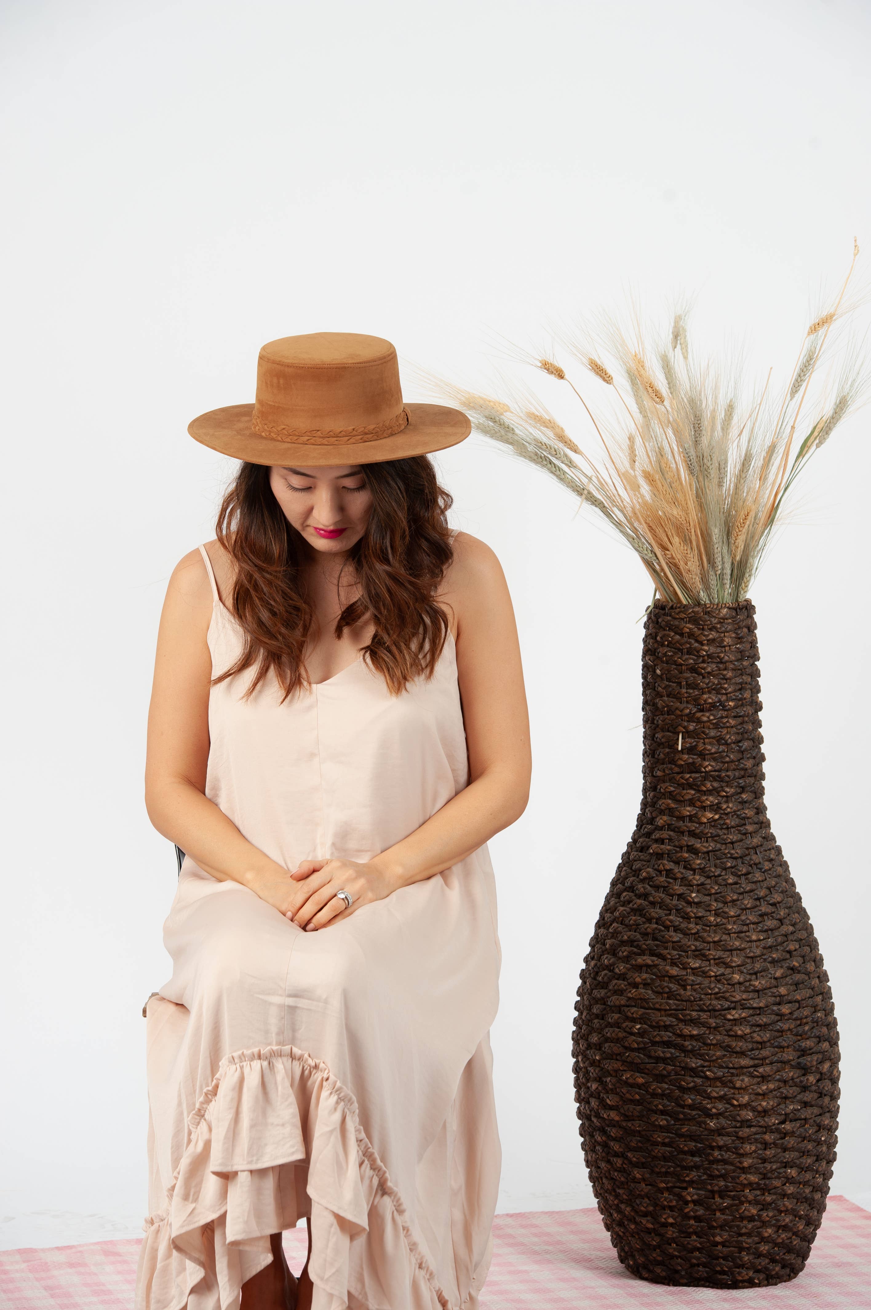 Lucca Couture - Vendita all'ingrosso Paglietta - Donna - Cappello Gaucho in camoscio sintetico con bordo a doppia treccia - CARAMELLO3